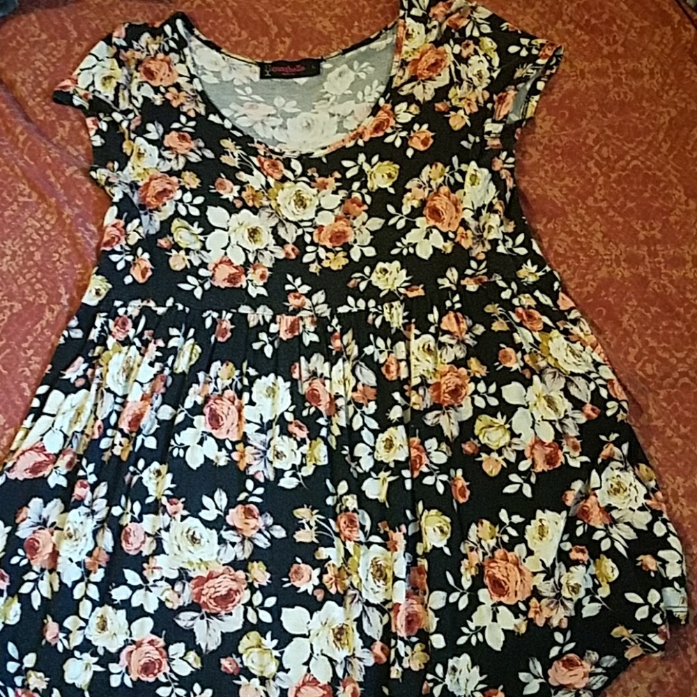 A Annabelle brand L shirt